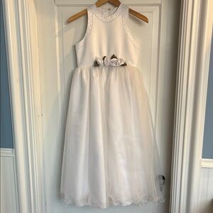 Beautiful Formal White Girl’s Dress Floral Waist Size 12 Perfect for weddings
